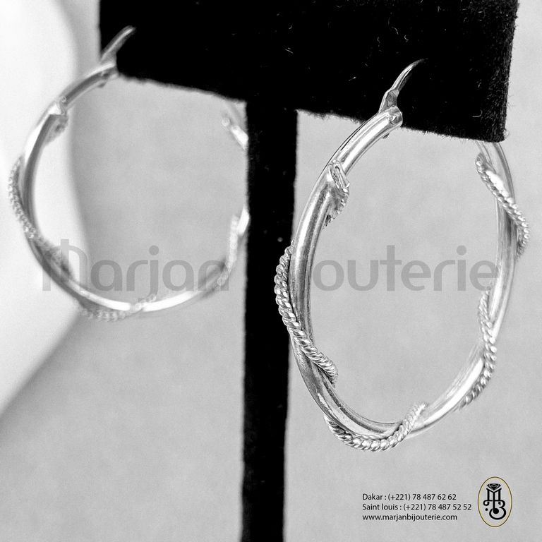 Boucle d'oreille en argent