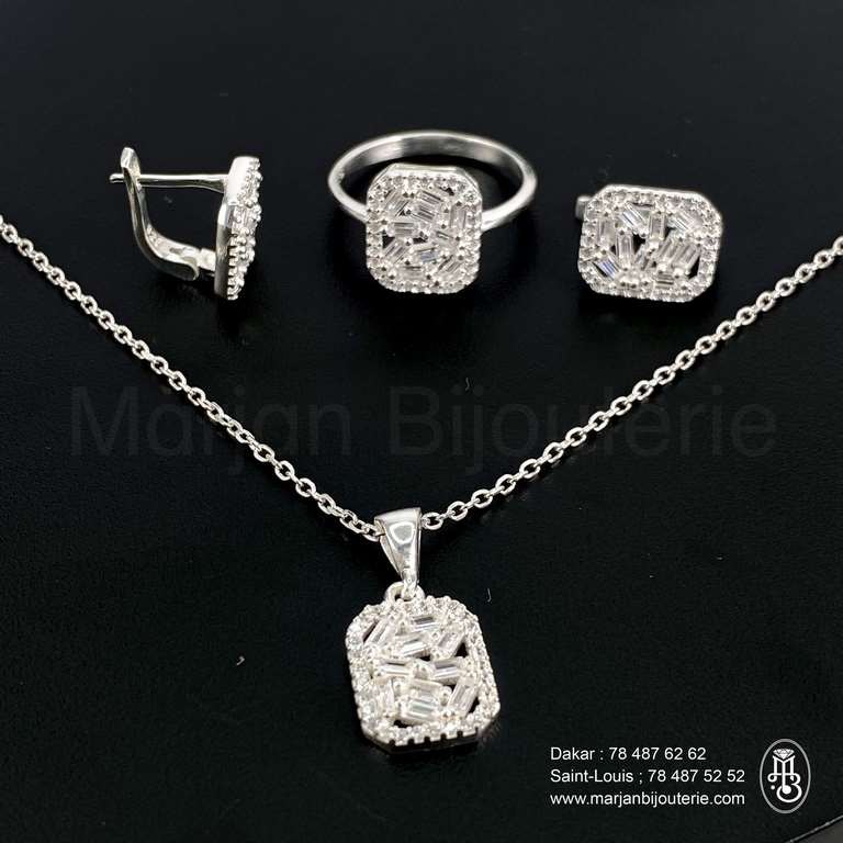 Ensemble chaine et boucle d'oreille en argent