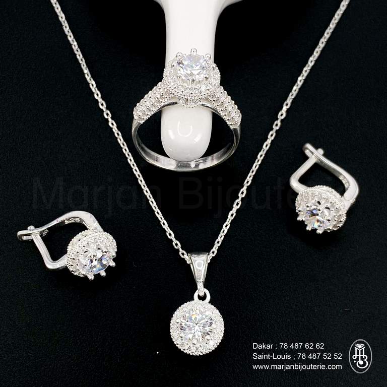 Ensemble chaine et boucle d'oreille en argent